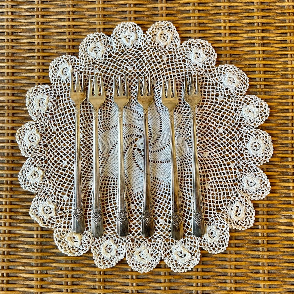 Six Vintage Vernon “La Rose” Silver plate Seafood Cocktail Oyster Forks